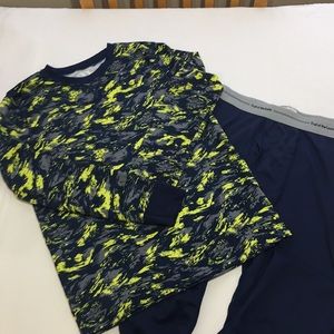 Boys Fruit of the Loom pajama set size L(10/12)